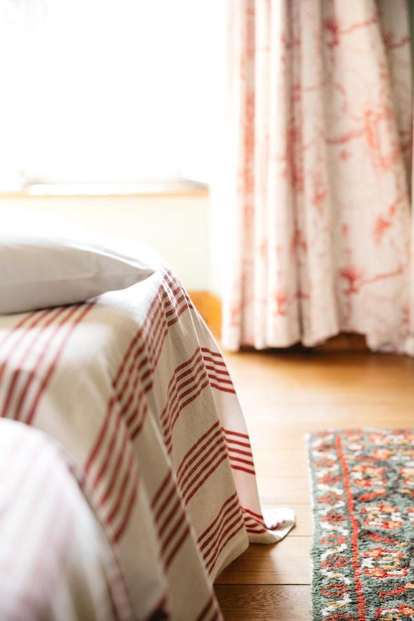 La Vieille Foulonniere : Chambres D'Hotes & Permaculture ポントルソン エクステリア 写真
