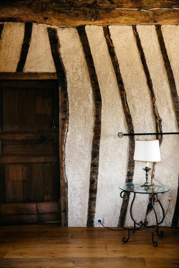 La Vieille Foulonniere : Chambres D'Hotes & Permaculture ポントルソン エクステリア 写真