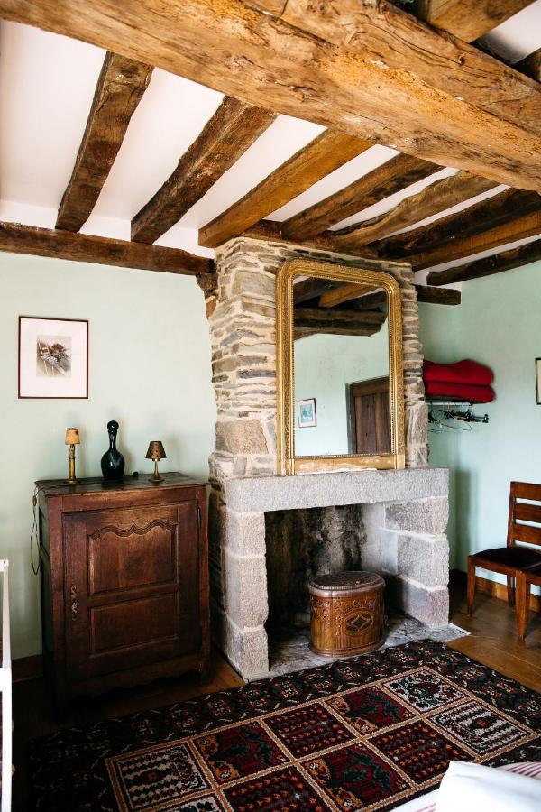 La Vieille Foulonniere : Chambres D'Hotes & Permaculture ポントルソン エクステリア 写真