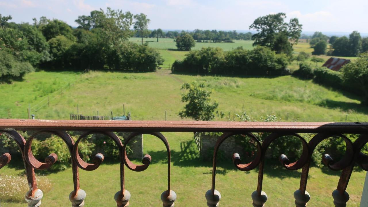 La Vieille Foulonniere : Chambres D'Hotes & Permaculture ポントルソン エクステリア 写真